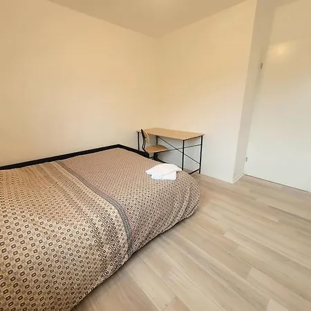 Apartment Appt T4 - Proche Arret L'europe Rouen