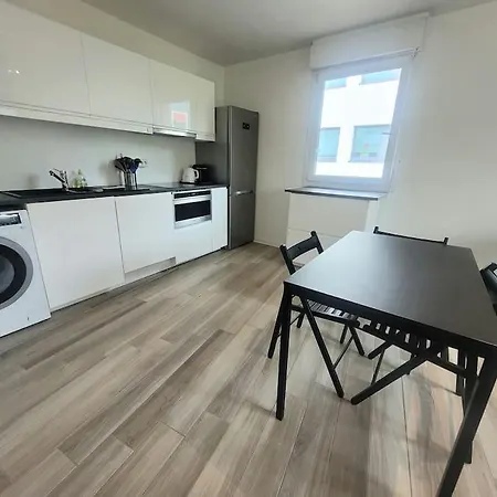 Apartment Appt T4 - Proche Arret L'europe *