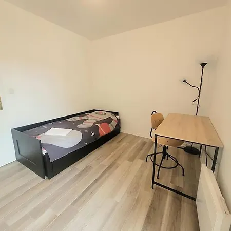Apartment Appt T4 - Proche Arret L'europe